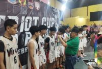 Wakil Wali Kota Bekasi Abdul Harris Bobihoe menutup turnamen Basket Ball Patriot Cup tahun 2025