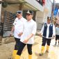 Wakil Kementerian Dalam Negeri RI, Bima Arya, meninjau langsung korban banjir di Pondok Gede Permai, Kelurahan Jatirasa, Kecamatan Jatiasih didampingi Wali Kota Bekasi, Tri Adhianto