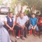 Walikota Bekasi, Tri Adhianto (rompi Biru) mengunjungi warga korban terdampak banjir 