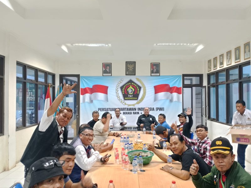 Ketua Pokja Wartawan Humas Kota Bekasi, M. Lengkong, menyampaikan bahwa kegiatan ini bertujuan untuk mempererat tali silaturahmi antar Wartawan sekaligus menyambut datangnya Idul Fitri dengan penuh kebersamaan.