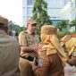 Wali Kota Bekasi, Tri Adhianto bersama Ketua TP PKK Kota Bekasi, Wiwiek Hargono serta Wakil Wali Kota Bekasi, Abdul Harris Bobihoe beserta Wakil Ketua TP PKK, Wury Handayani menjadi momen silaturahmi usai bulan suci Ramadhan