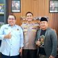 Ketua Persatuan Wartawan Indonesia (PWI) Bekasi Raya, Ade Muksin, SH, didampingi Sekretaris Michael LL Lengkong, silaturahmi ke Wakil Kepala Kepolisian Resor (Wakapolres) Metro Bekasi Kota, AKBP Bayu Pratama Gubunagi, SH., S.I.K., M.Si