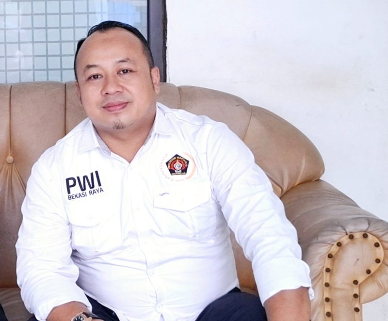 Ade Muksin, S.H. Ketua PWI Bekasi Raya