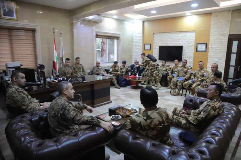 Kepala Staf Angkatan Laut (Kasal) Laksamana TNI Dr. Muhammad Ali didampingi Dankodiklatal Letjen TNI (Mar) Nur Alamsyah, Pangkoarmada II Laksda TNI I G. P. Alit Jaya, Chief of Staff Maritime Task Force (COS MTF) Kolonel Laut (P) Indra Dharma, serta Dansatgas MTF TNI Konga XXVIII-P/UNIFIL Letkol Laut (P) Anugerah Annurullah.