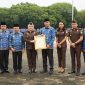 Pin Emas dari Menteri ATR/BPN yang disematkan kepada Kepala Dr. Sulvia Triana Hapsari, S.H., M.Hum. 