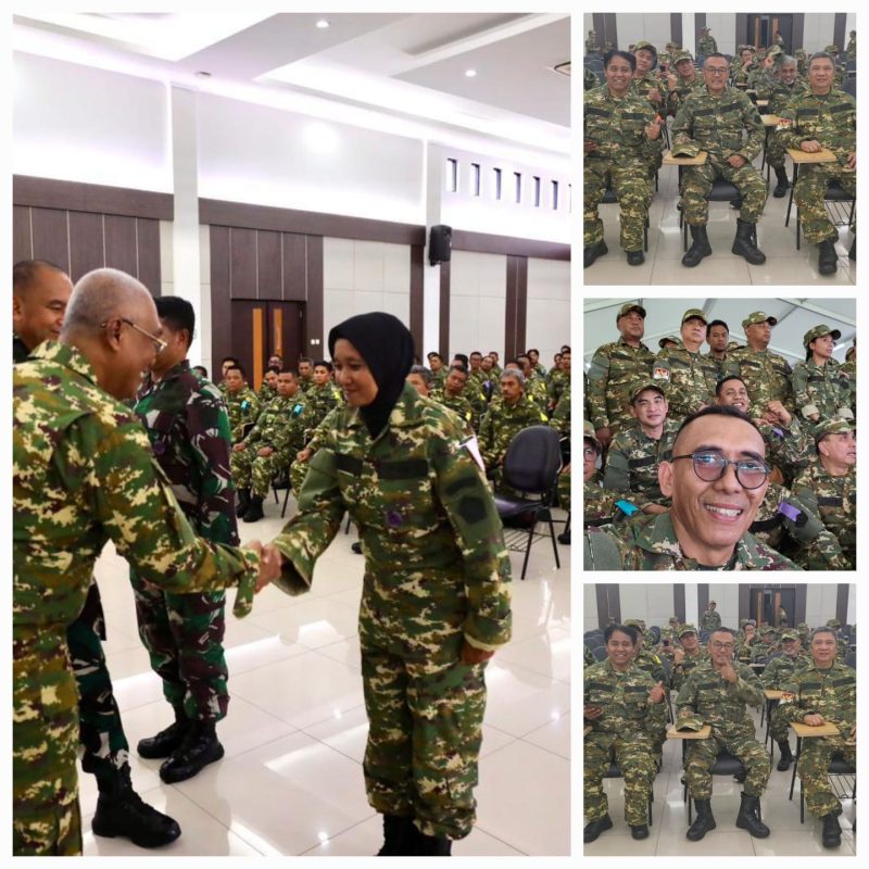 Kepala Badan Pengembangan Sumber Daya Manusia (BPSDM) Pertahanan Kemhan RI, Mayor Jenderal TNI Ketut Gede Wetan Pastia, dengan didampingi oleh Ketua Umum PWI Pusat, Akhmad Munir dan Sekjen PWI Pusat, Zulmansyah Sekedang, di retret di Pusat Kompetensi Bela Negara, Desa Cibodas, Kecamatan Rumpin, Kabupaten Bogor, Jawa Barat