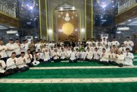 Wali Kota Bekasi, Tri Adhianto, menghadiri kegiatan tarawih keliling di Masjid Jami Nurul Ikhwan, Kel. Harapan Baru, Kec. Bekasi Utara