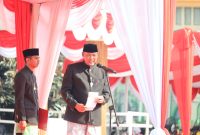 Wali Kota Bekasi, Tri Adhianto, saat menghadiri rangkaian peringatan HUT Kota Bekasi di Alun-Alun Kota Bekasi.