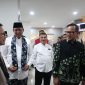  Wali Kota Bekasi, Tri Adhianto, bersama Wakil Wali Kota Bekasi, Harris Bobihoe, menerima kunjungan Wakil Menteri Dalam Negeri (Wamendagri), Bima Arya Sugiarto, di Kantor Pemerintah Kota Bekasi 