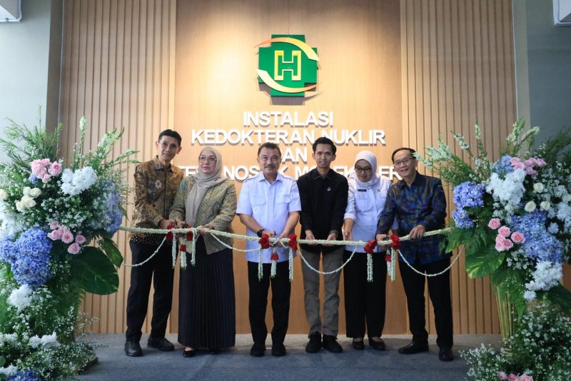 Wakil Wali Kota Bekasi menghadiri grand opening layanan kedokteran nuklir dan teranostik molekuler di Rumah Sakit Hermina Bekasi.
