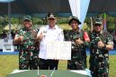 Wali Kota Bekasi, Tri Adhianto bersama TNI resmi membuka program TNI Manunggal Membangun Desa (TMMD) ke-128