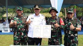 Wali Kota Bekasi, Tri Adhianto bersama TNI resmi membuka program TNI Manunggal Membangun Desa (TMMD) ke-128