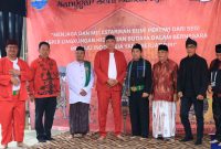  Wali Kota Bekasi, Tri Adhianto, menghadiri kegiatan Sedekah Bumi yang digelar oleh Sanggar Seni Sasak Djikin di wilayah Jatimurni, Kecamatan Pondok Melati