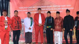  Wali Kota Bekasi, Tri Adhianto, menghadiri kegiatan Sedekah Bumi yang digelar oleh Sanggar Seni Sasak Djikin di wilayah Jatimurni, Kecamatan Pondok Melati