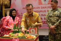 Wakil Wali Kota Bekasi Abdul Harris Bobihoe menghadiri pelantikan sekaligus pengukuhan Ikatan Wanita Sulawesi Selatan (IWSS) Kota Bekasi yang digelar di Ballroom Bekasi Convention Center,Bekasi Barat