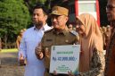 Plh Wali Kota Abdul Harris Bobihoe pimpin apel pagi seluruh aparatur.